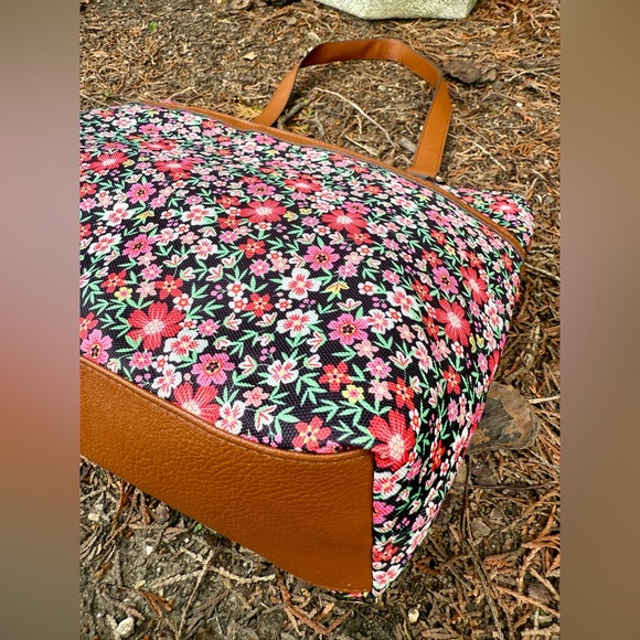 Lily Bloom Della Tote Bag Wildflower Meadows - Picture 8 of 11